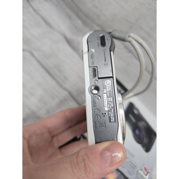 Sony Cyber-Shot DSC-HX7V 16.2MP Digital Point & Shoot Camera White MINT w/Box - Picture 10 of 13